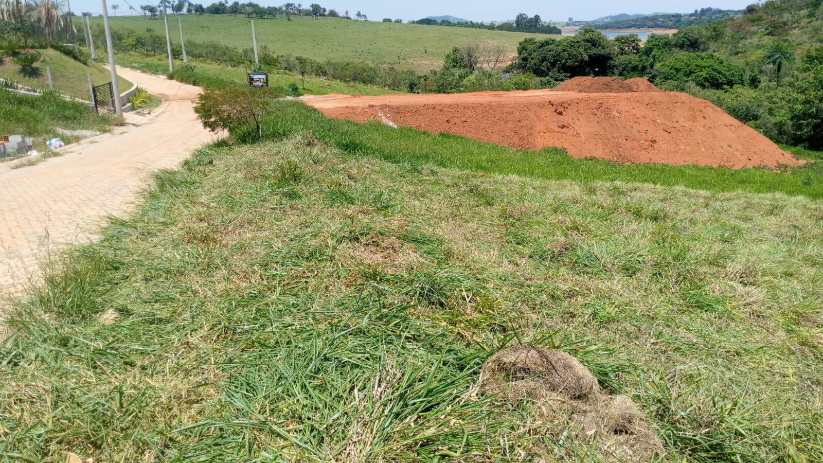 #1409 - Terreno em condomínio para Venda em Joanópolis - SP