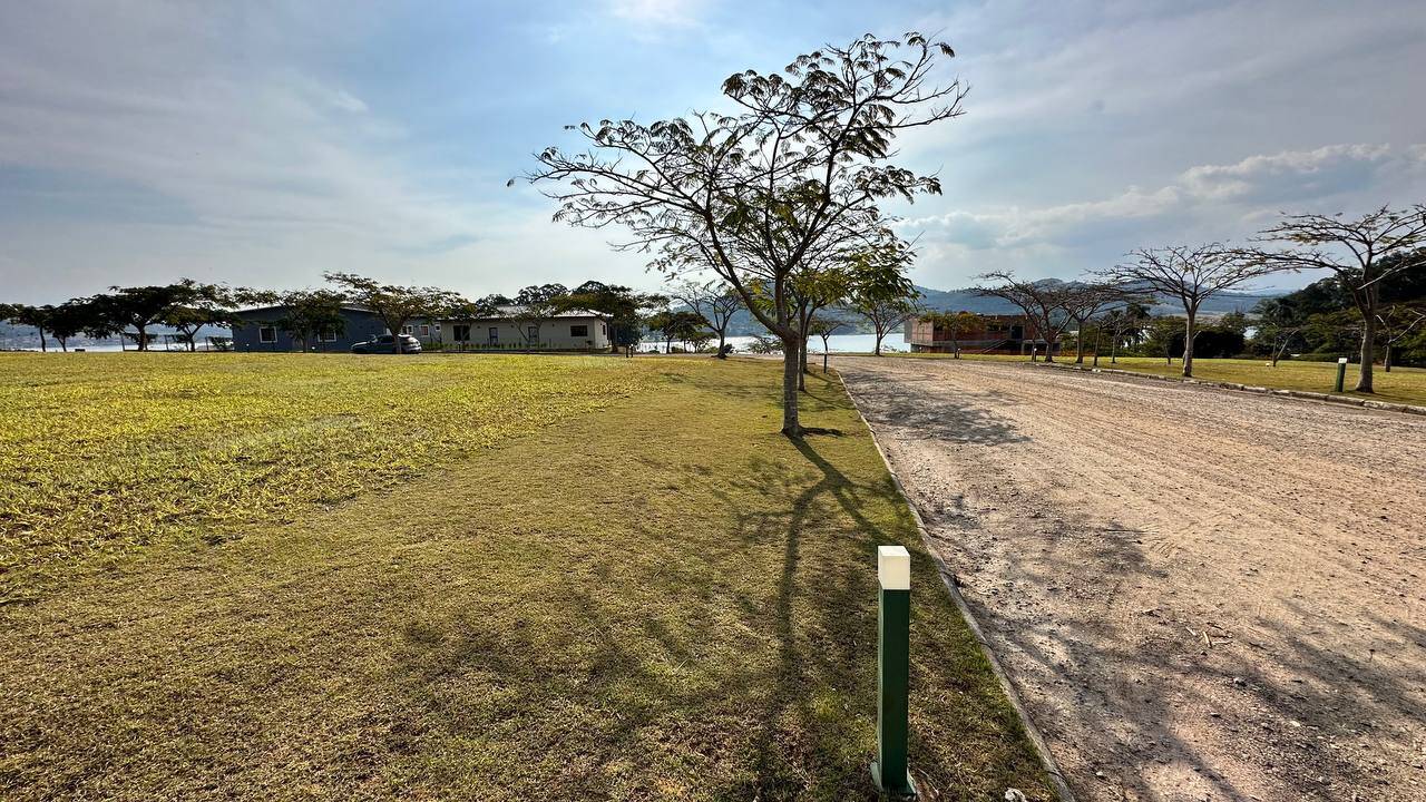 #1572 - Terreno em condomínio para Venda em Piracaia - SP