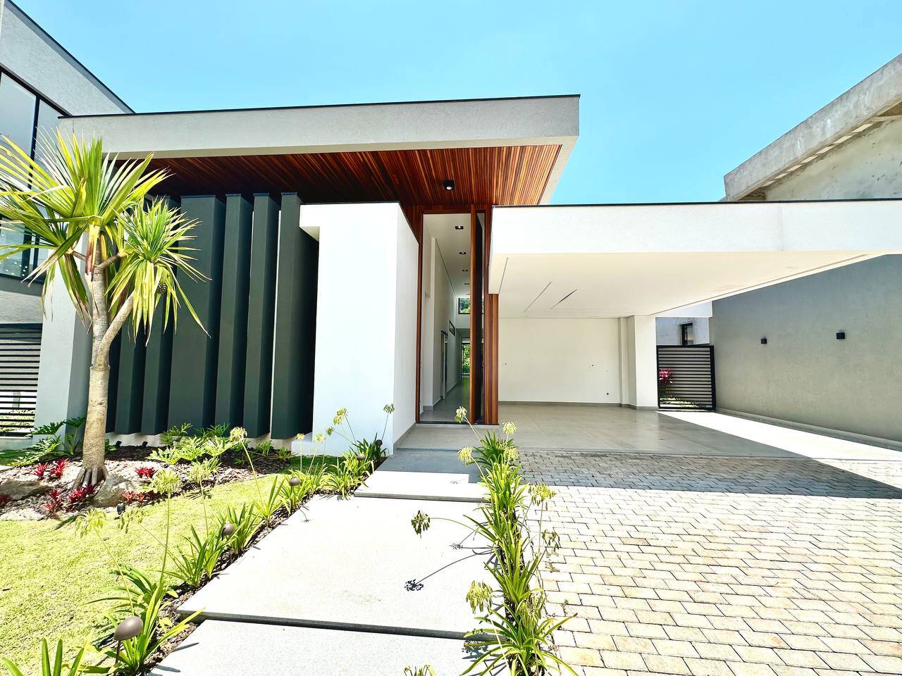 #1723 - Casa em Condomínio para Venda em Atibaia - SP