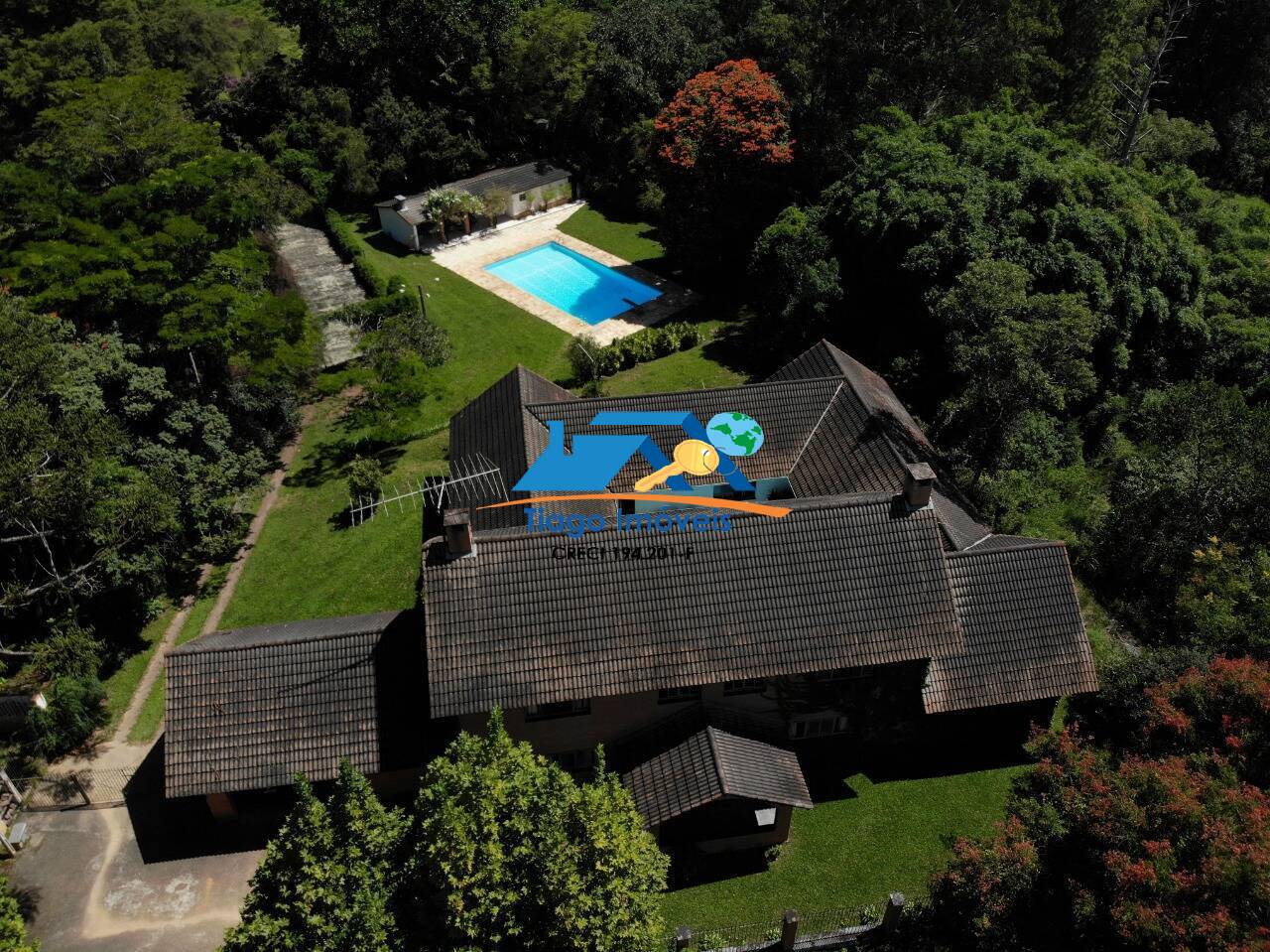 Casa, 5 quartos, 82600 m² - Foto 2