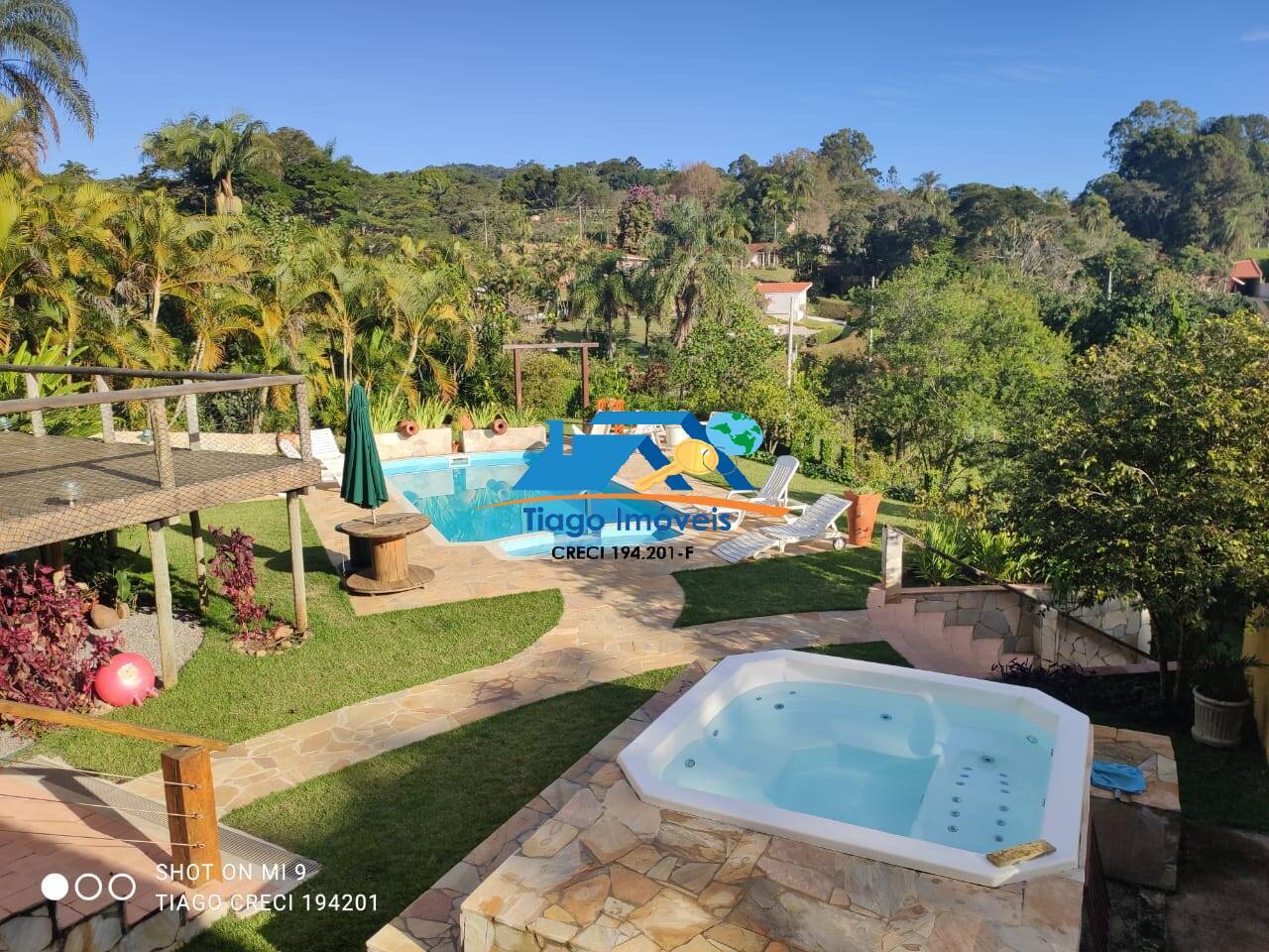 Chácara à venda com 6 quartos, 650m² - Foto 13