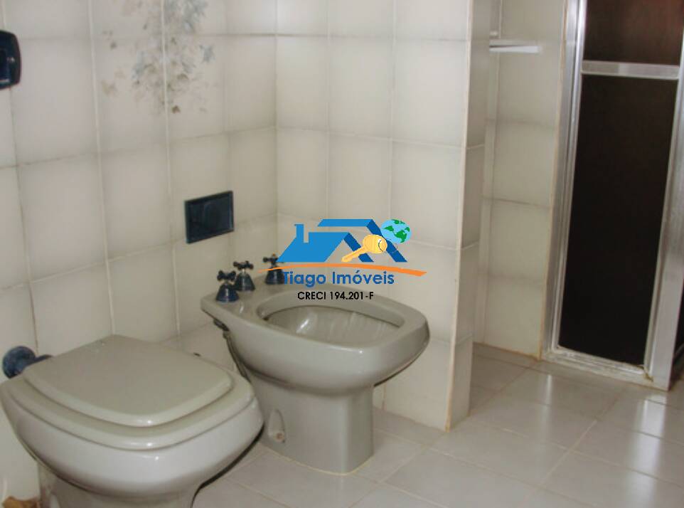 Casa, 4 quartos, 1750 m² - Foto 37