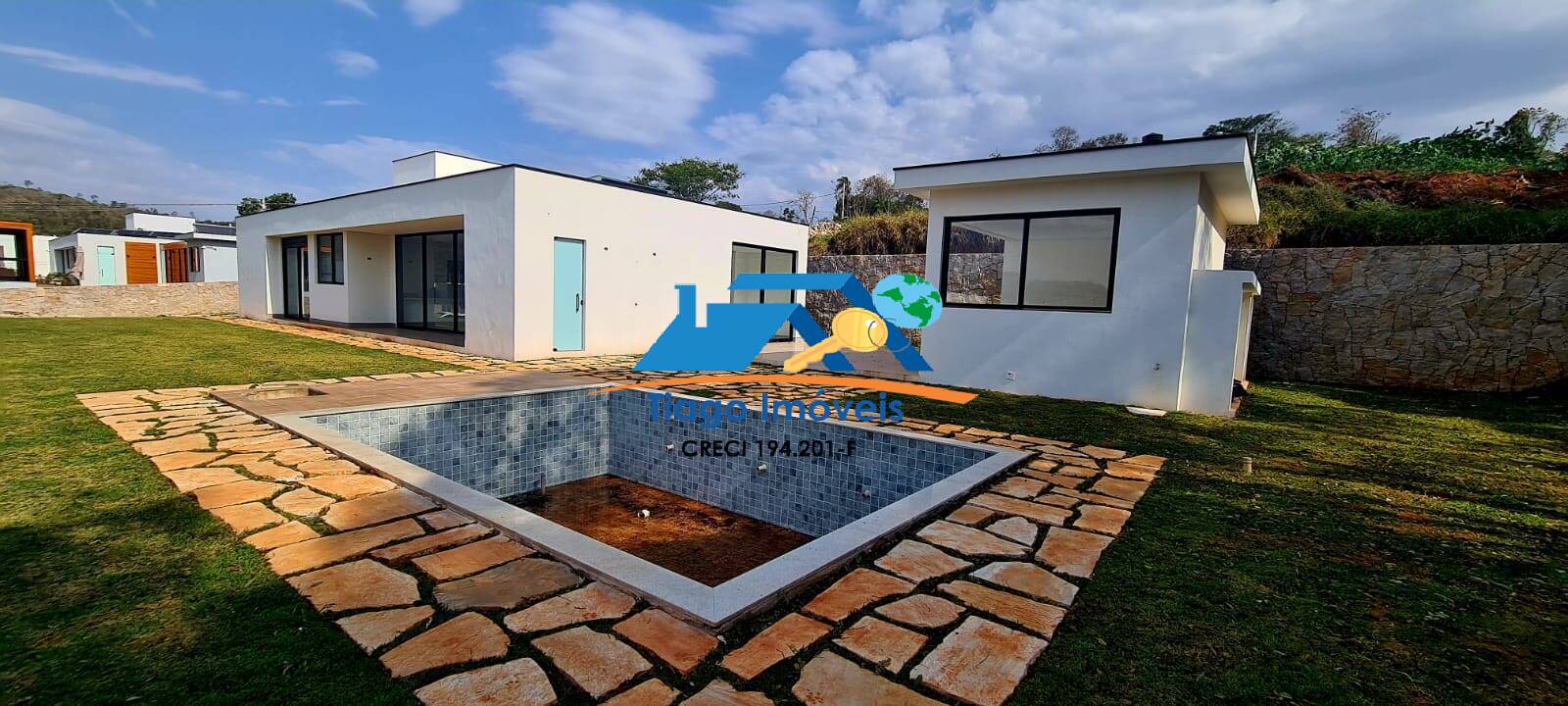 Casa, 3 quartos, 248 m² - Foto 1