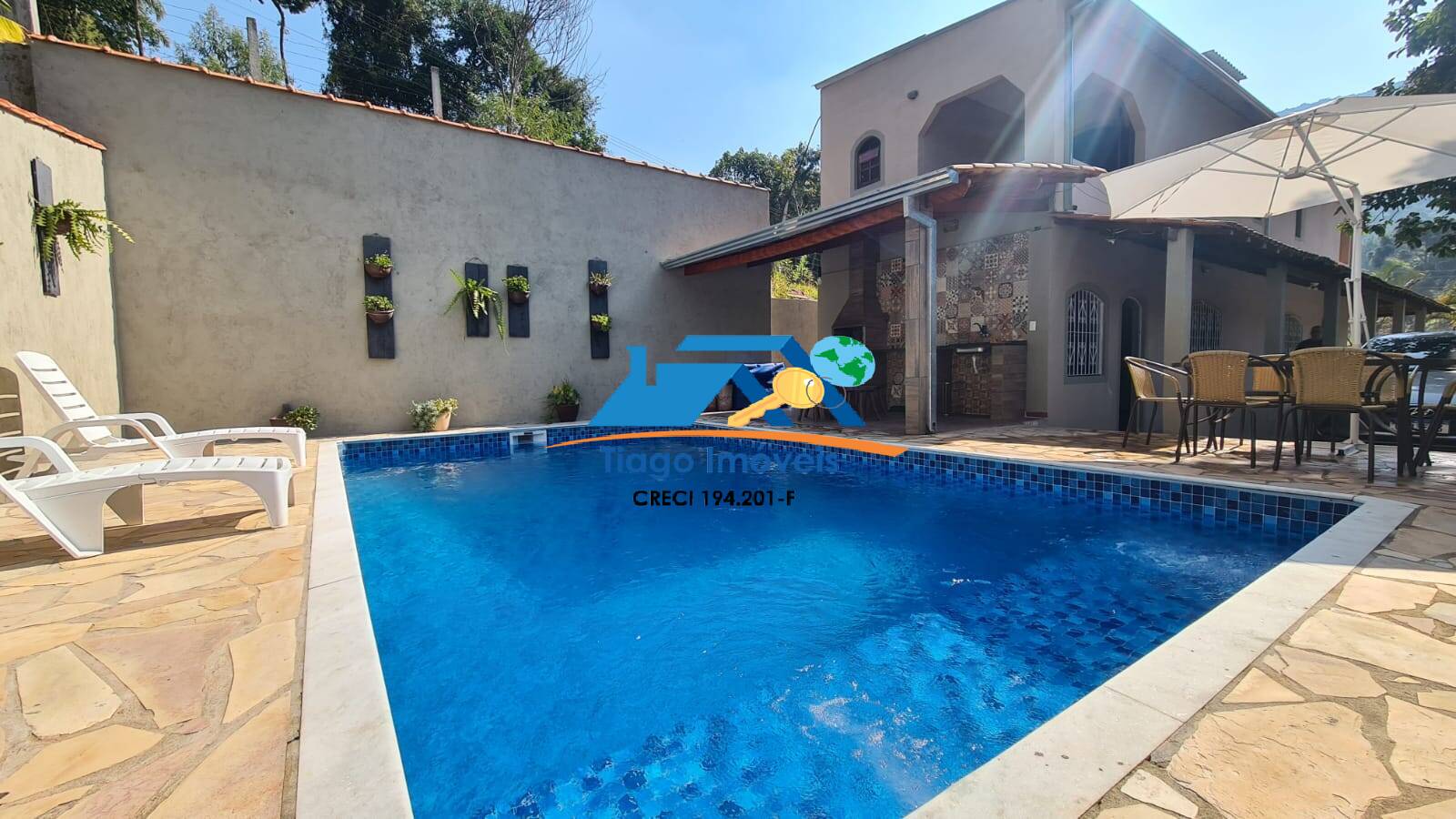 Chácara, 3 quartos, 527 m² - Foto 1