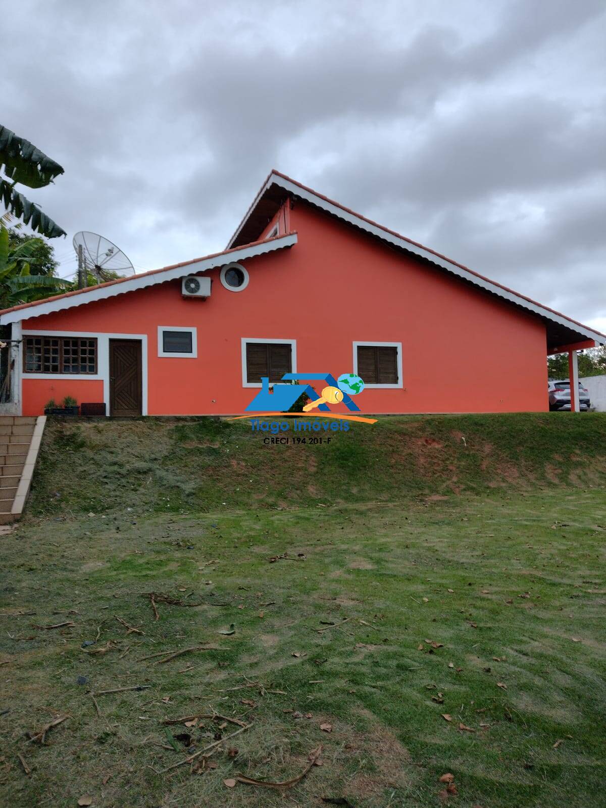 Chácara, 3 quartos, 1655 m² - Foto 1