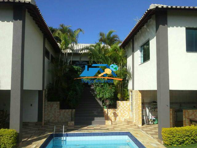 Casa à venda com 4 quartos, 456m² - Foto 1