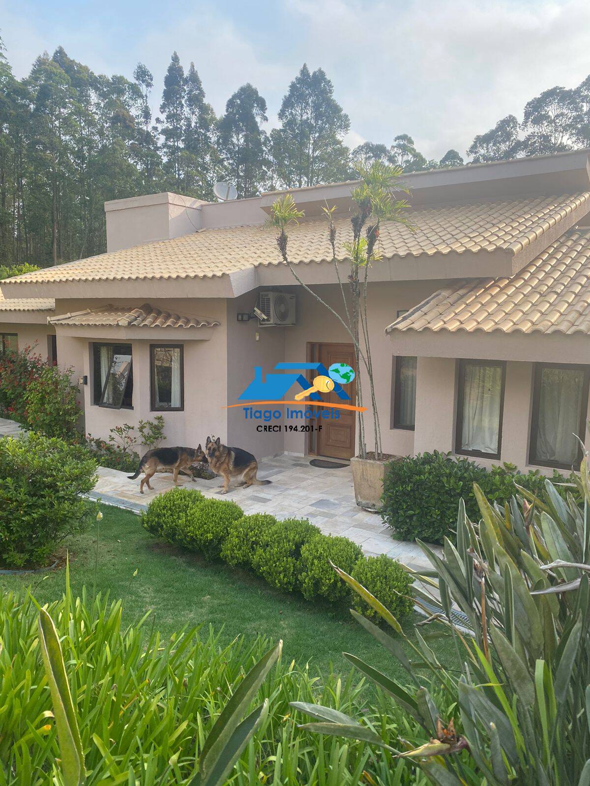 Casa, 4 quartos, 2574 m² - Foto 1