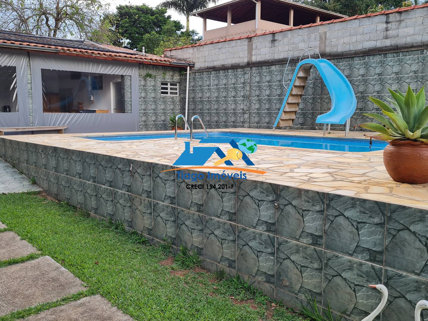 Sítio, 3 quartos, 1800 m² - Foto 1