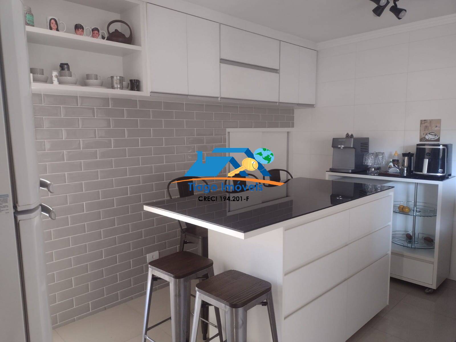 Casa, 3 quartos, 200 m² - Foto 2