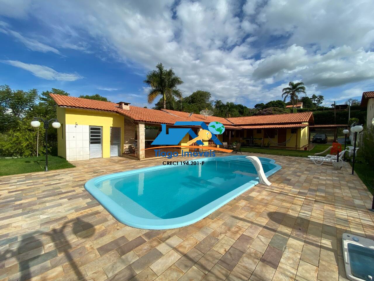 Chácara, 6 quartos, 1500 m² - Foto 1