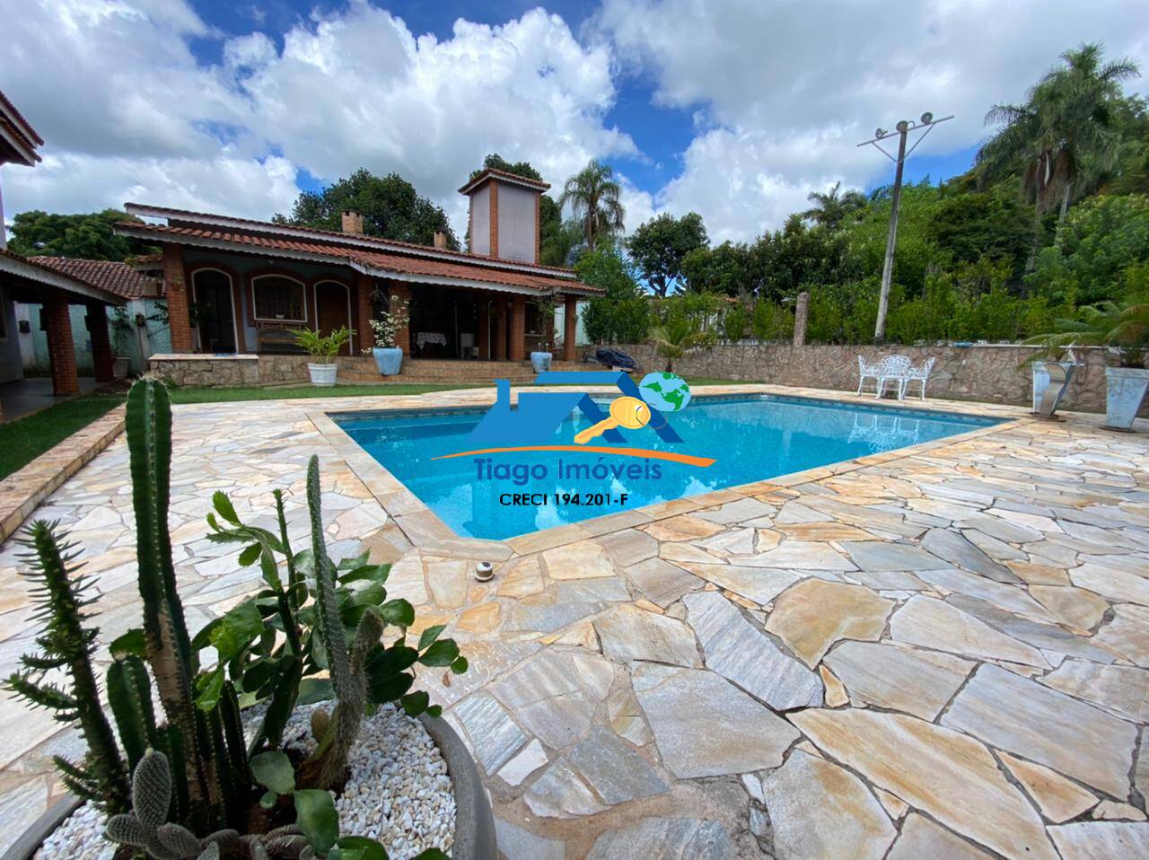 Casa, 4 quartos, 1000 m² - Foto 1