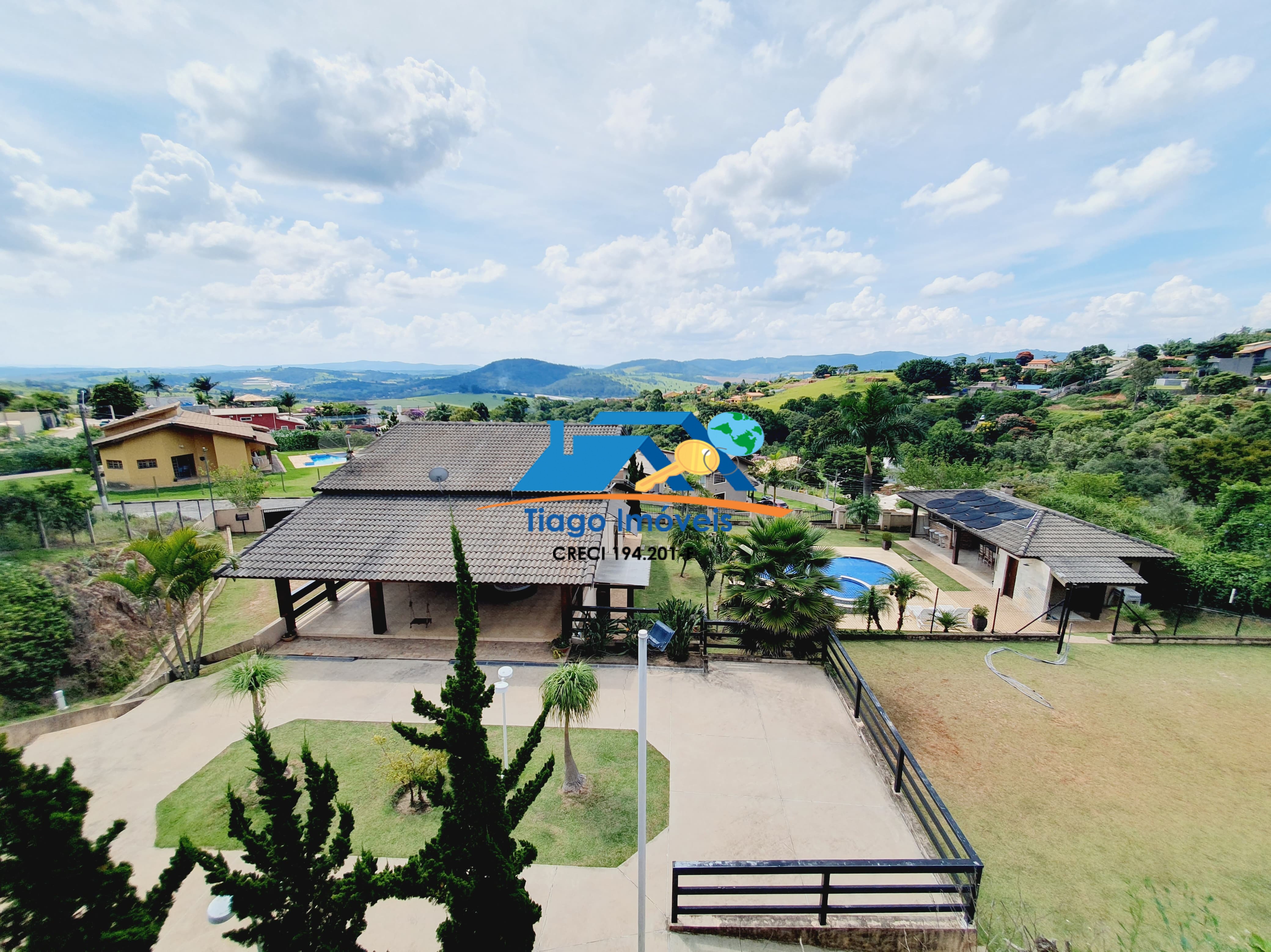 Casa, 4 quartos, 1733 m² - Foto 1