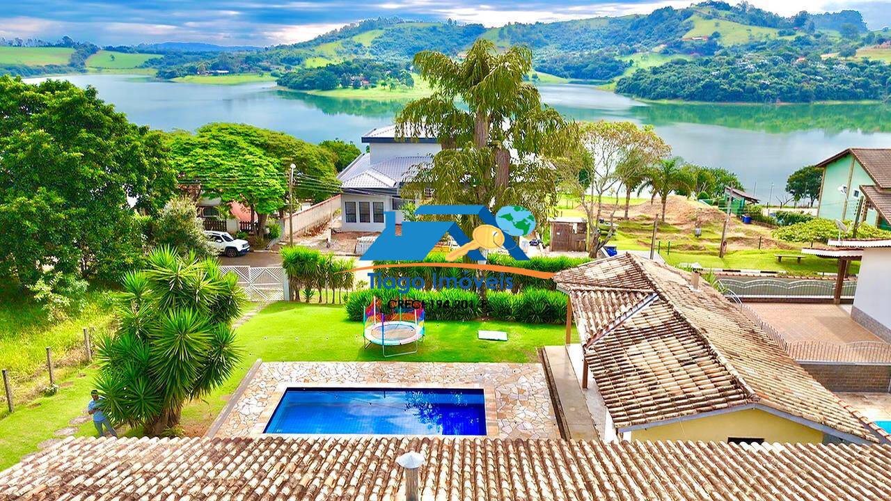 Chácara à venda com 3 quartos, 230m² - Foto 1